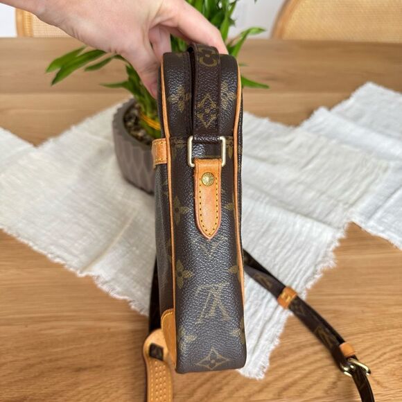 ✅AUTHENTIC✅LOUIS VUITTON DANUBE CROSSBODY BAG - Picture 7 of 16